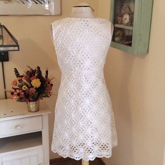 Kay Celine Lace Dress - Picture 6 of 12